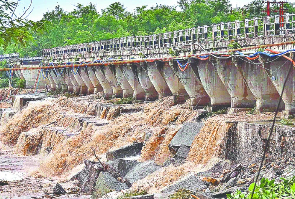 Rishikesh News: PWD digs bridge Foundation in Jakhan river in name of security work