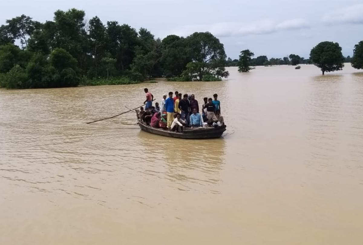 Flood in Siddharthnagar due to increased water level of rapti and budhi rapti danger