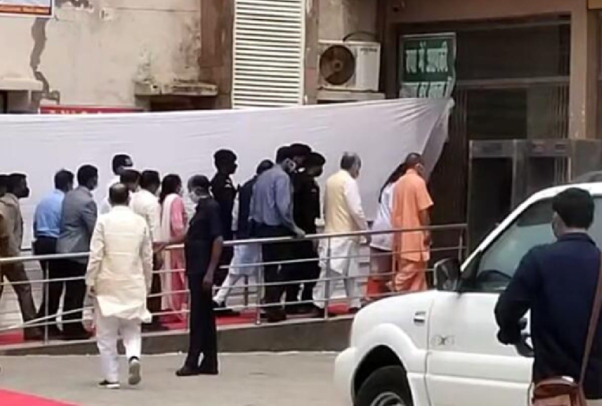 CM Yogi Adityanath Visits To Government Medical College Firozabad