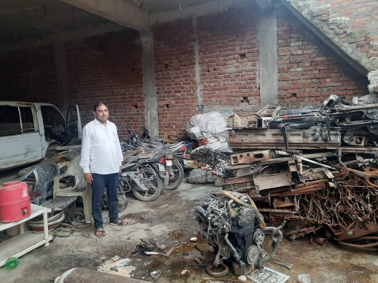 etawah news,Theft in business leader's warehouse