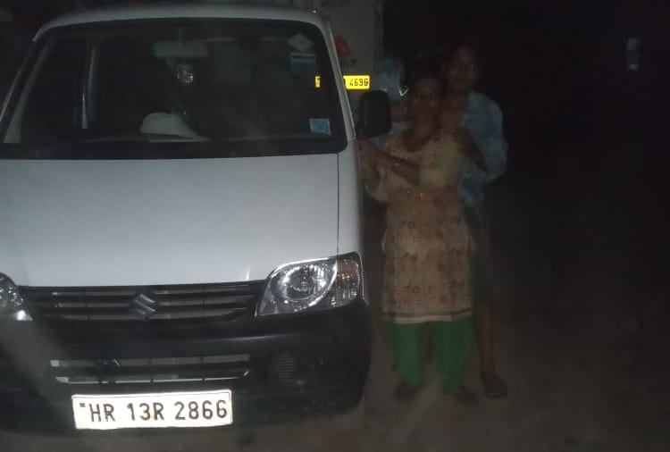Three Young Man snatched Eco Van in Rohtak 
