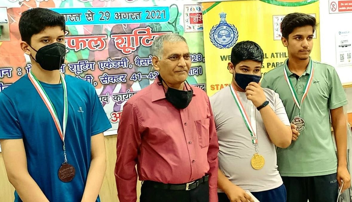 Himanshu won silver medal in rifle shooting