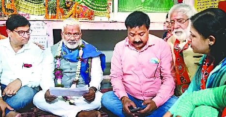 Cases registered against farmers for burning stubble will be returned: Swatantradev
