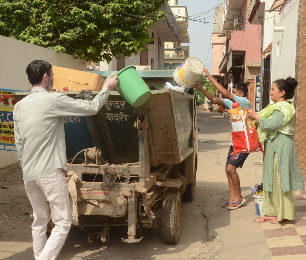 Services of 70 outsourcing employees terminated, cleanliness of the city deteriorated