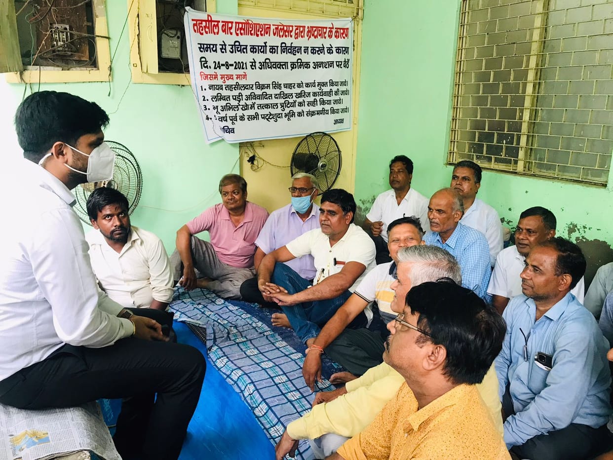 Lawyers' strike ended on the 27th day