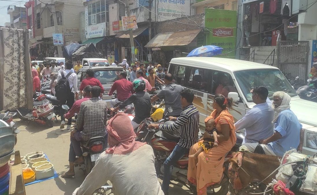 Encroachment in city markets, administration oblivious