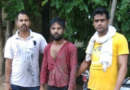 The accused of absconding rape arrested by pushing the police