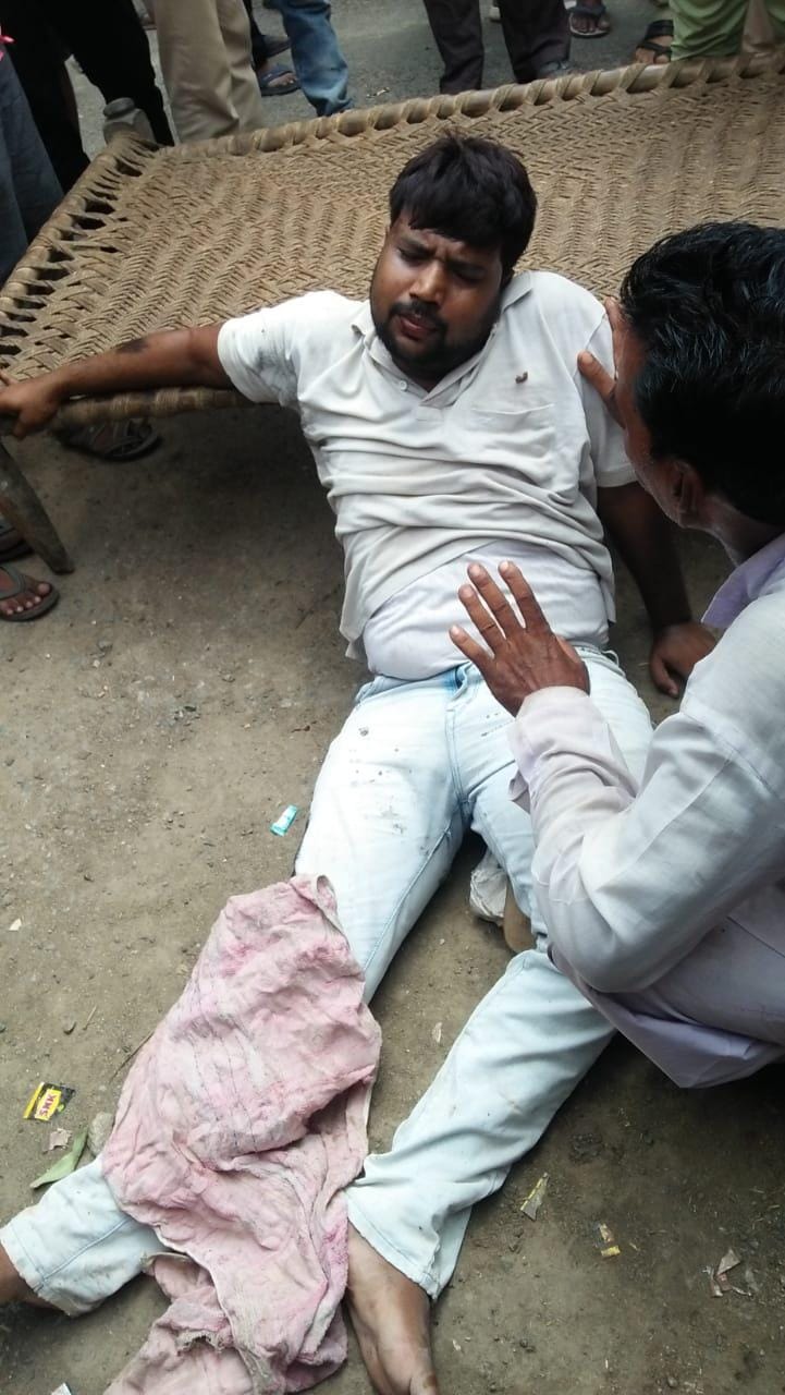 The car rammed into the dhaba after hitting the bike, three injured