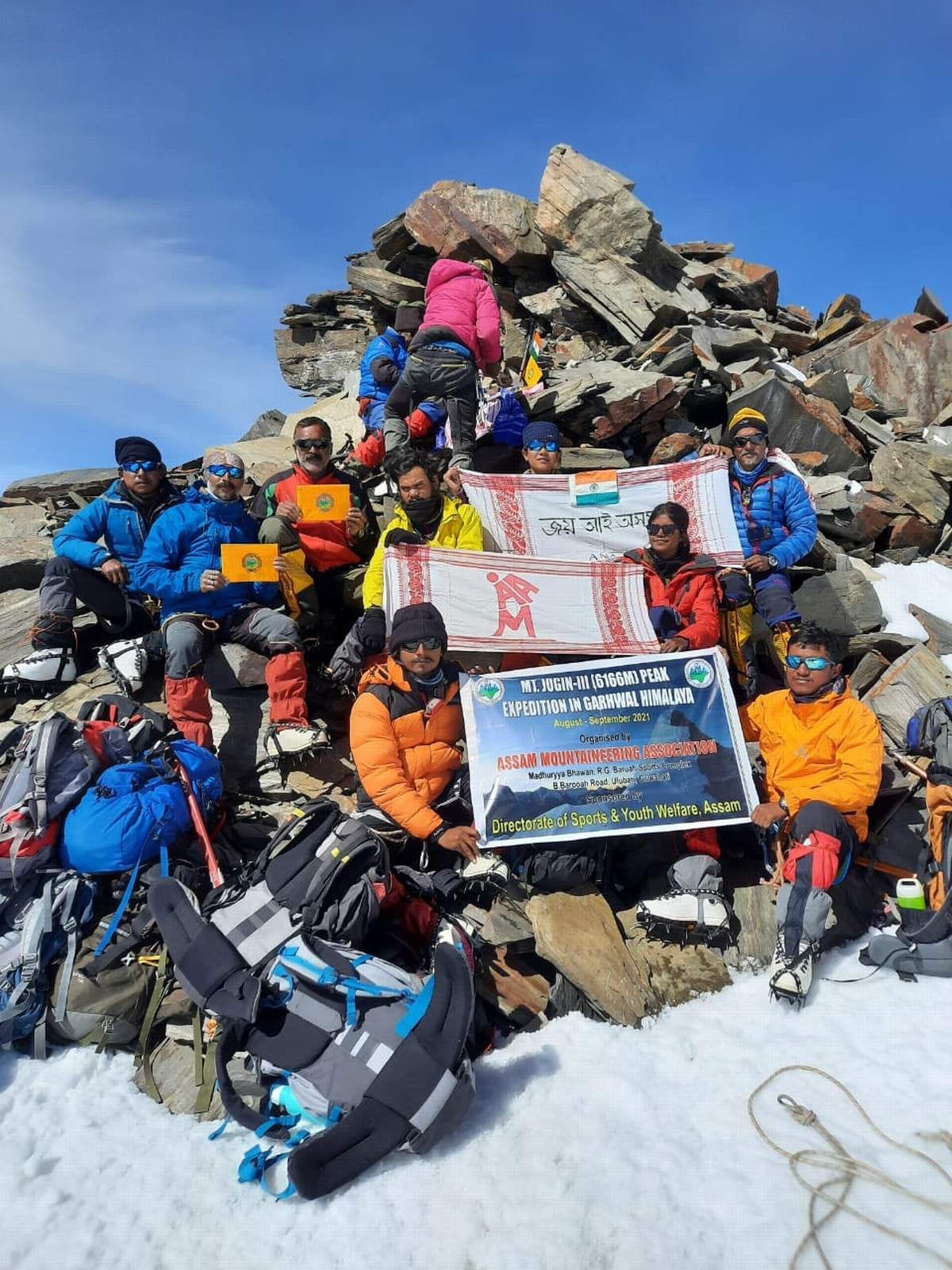 Assam mountaineers hoist the flag on Jogin