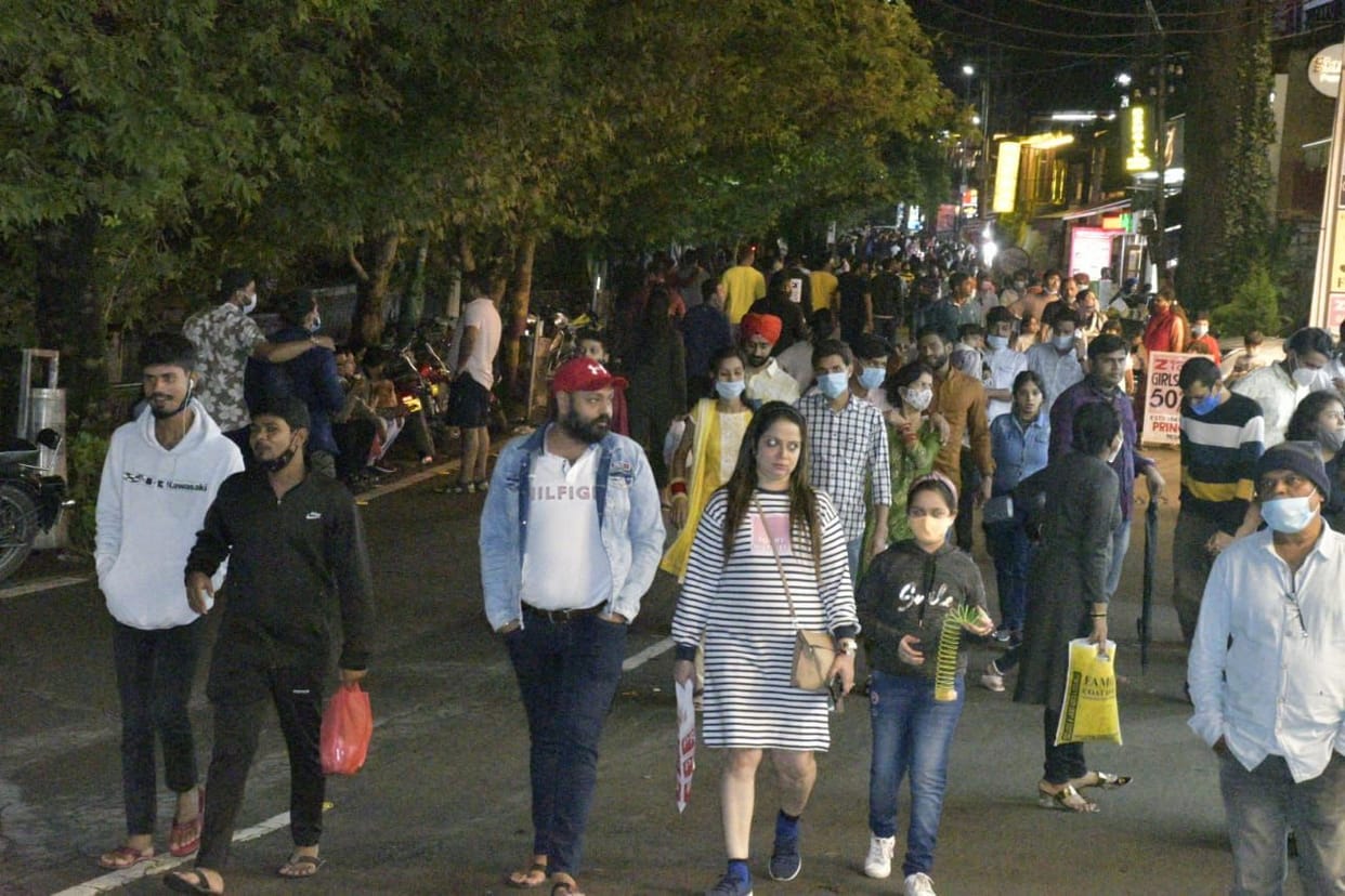 Tourists visited Nainital amidst drizzling rain