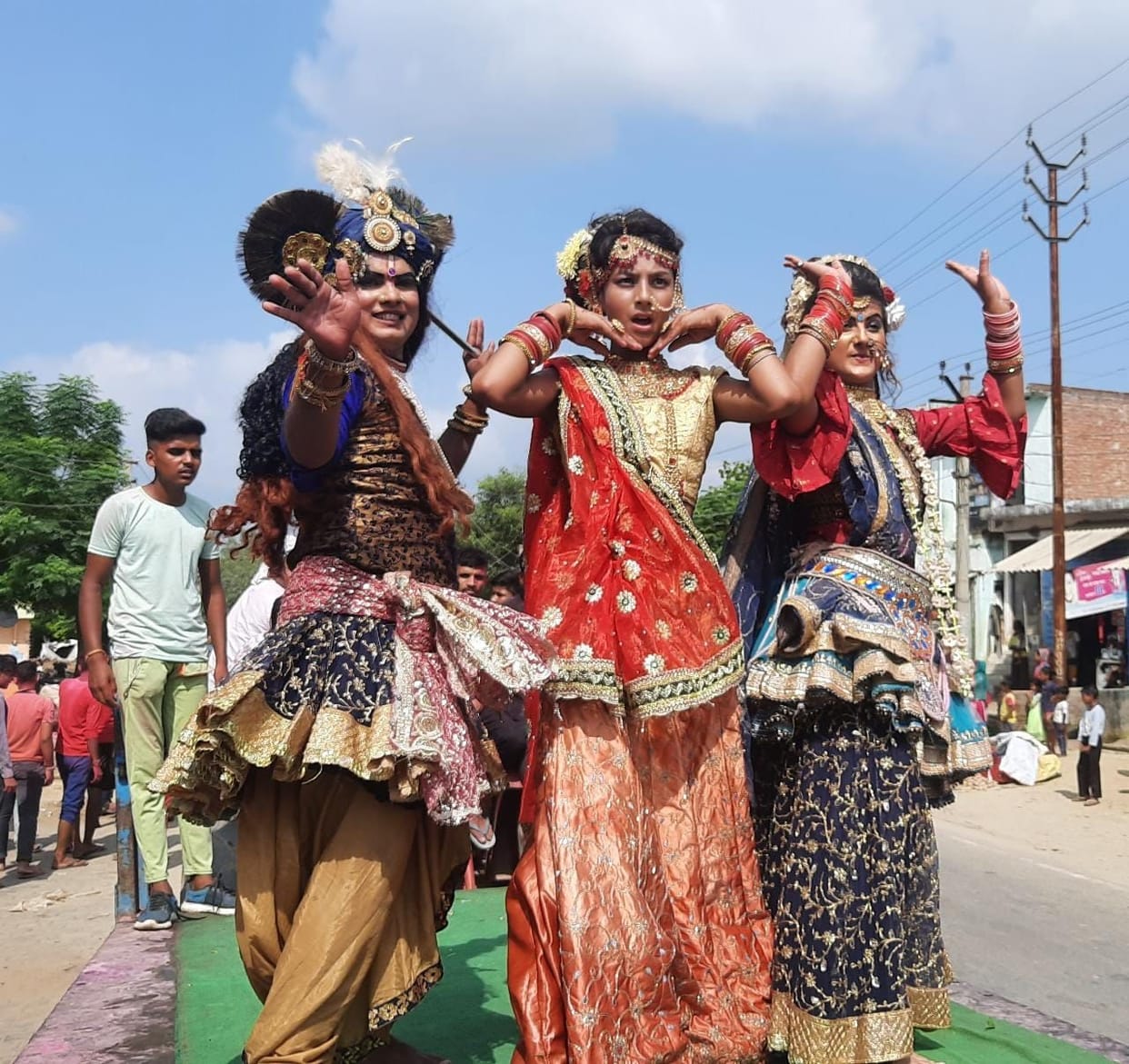 Muzaffarnagar: Child artistes dance on Kanha's hymns