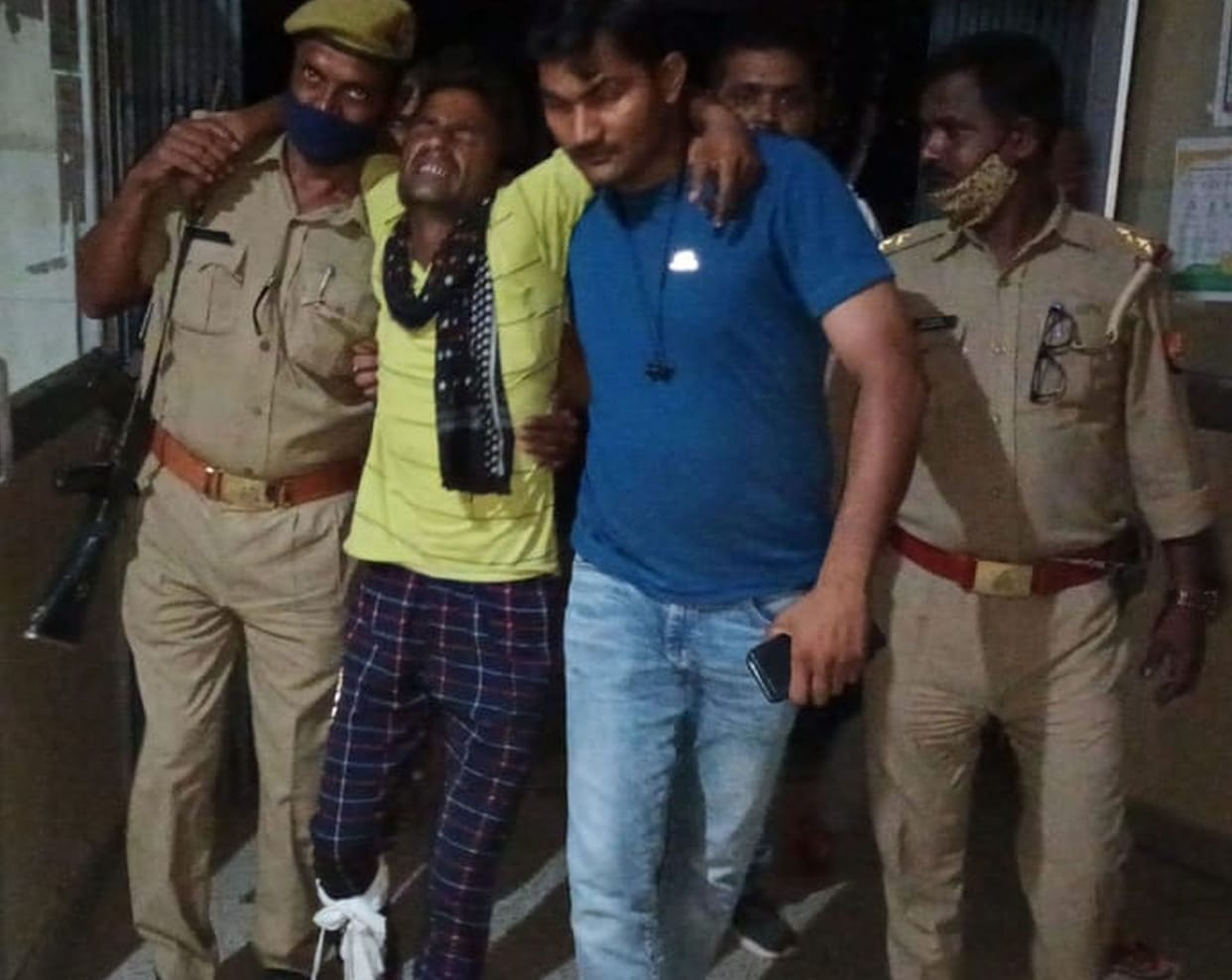 criminal injured in encounter, arrested