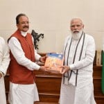 प्रधानमंत्री नरेंद्र मोदी से मुलाकात के दौरान रक्षा एवं पर्यटन राज्य मंत्री अजय भट्ट।