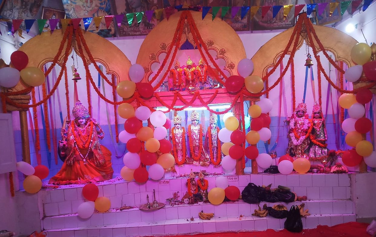 Krishna janamashtmi celebrated with joy in sultanpur