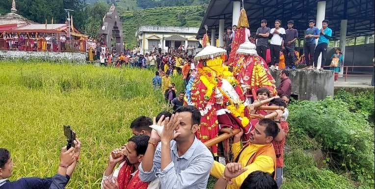 Mother Nanda's dolli left for Kailash