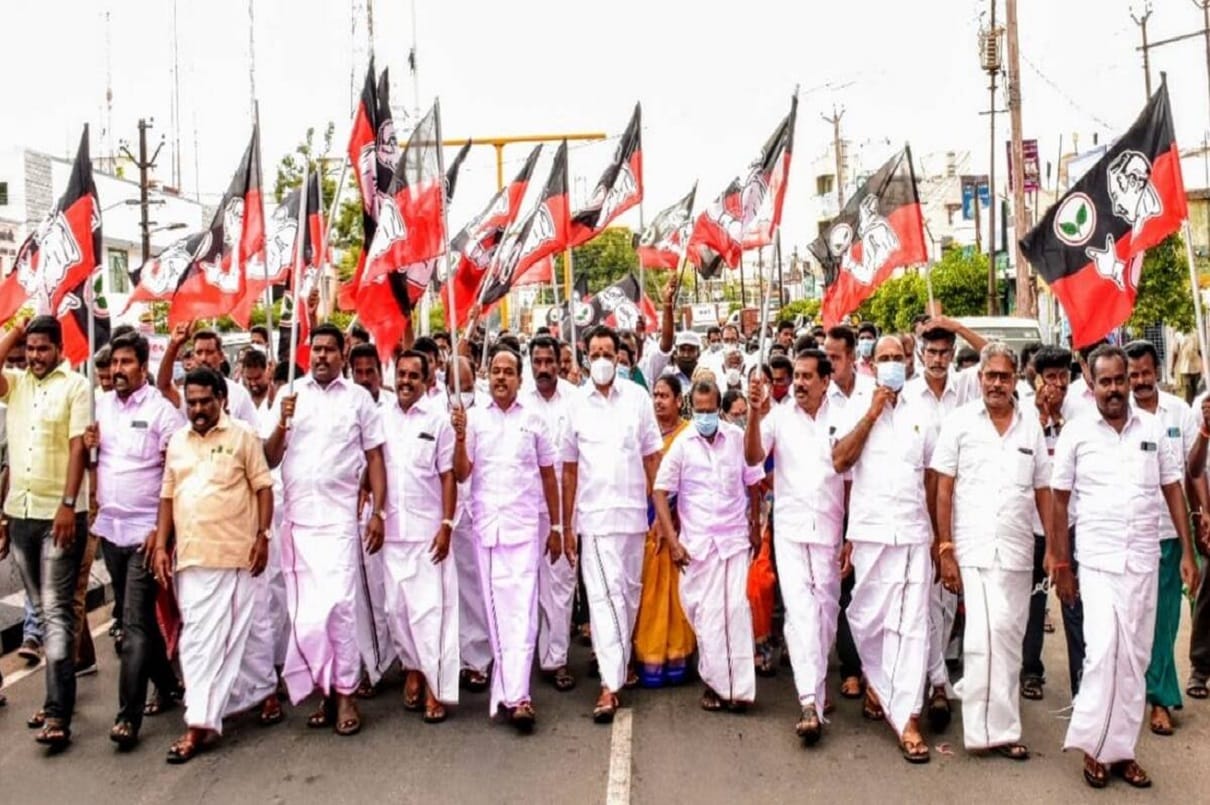 FIR registered against 62 AIADMK MLAs under Epidemic Act in tamil nadu