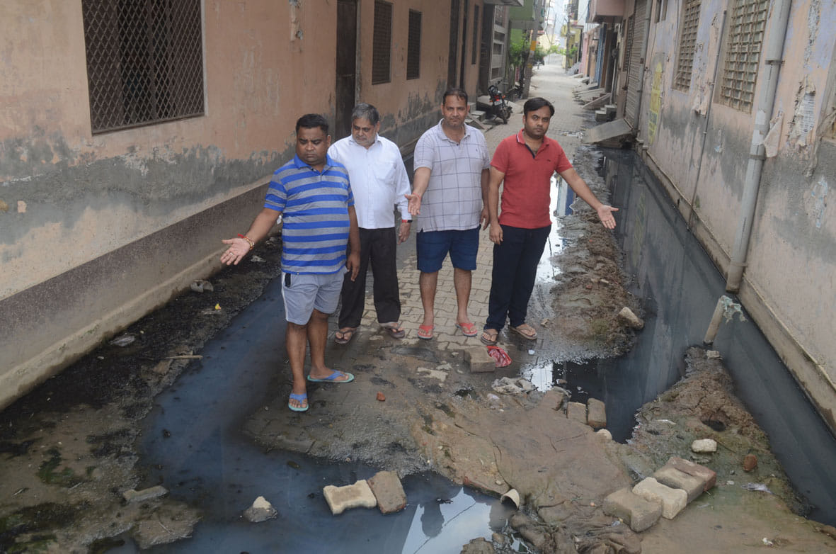 35 families of Arya Nagar battling waterlogging for a year