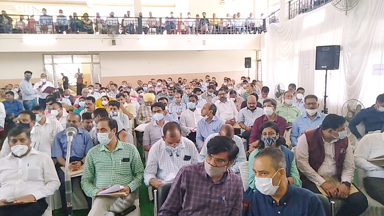 Mahendra rained on NHAI, BBMB officers on the condition of roads