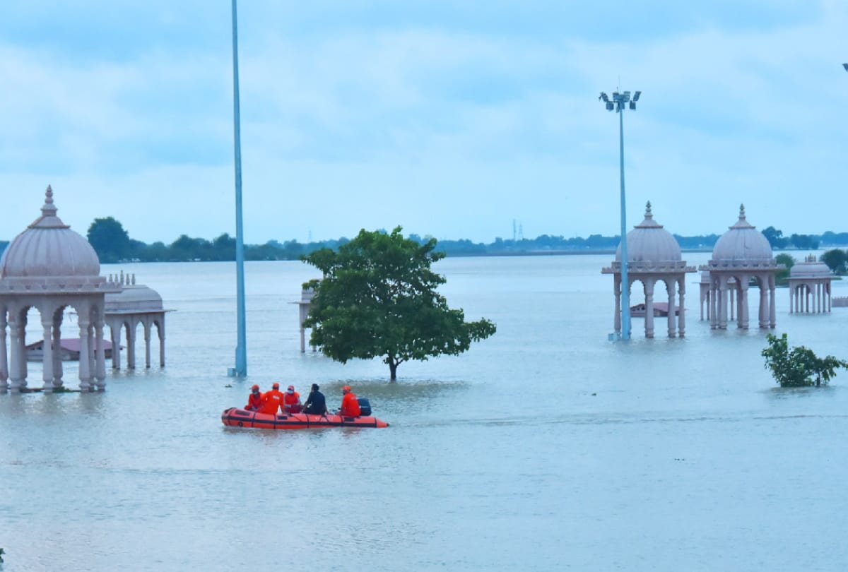 Flood of Gorakhpur today Water level of six rivers including Rapti Rohin dangerous