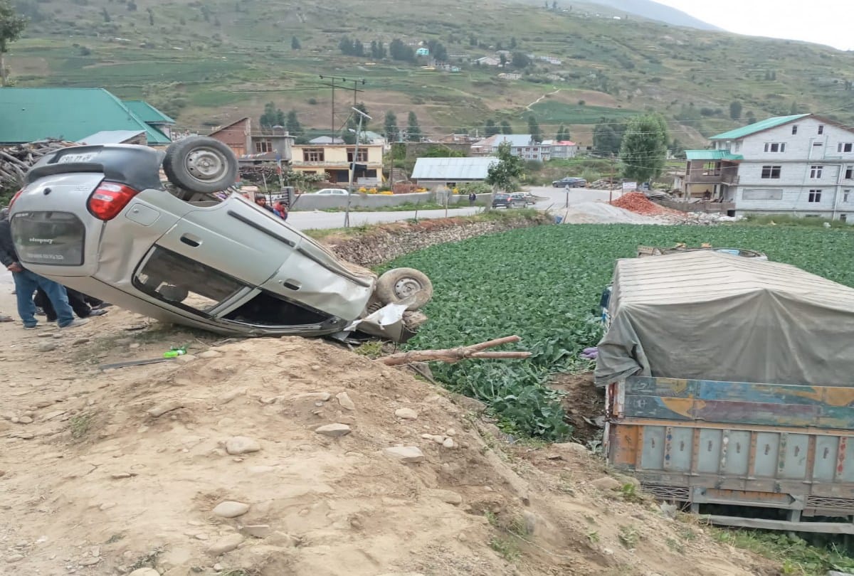 Truck and car collide in Sisu himachal, Lahaul, driver died