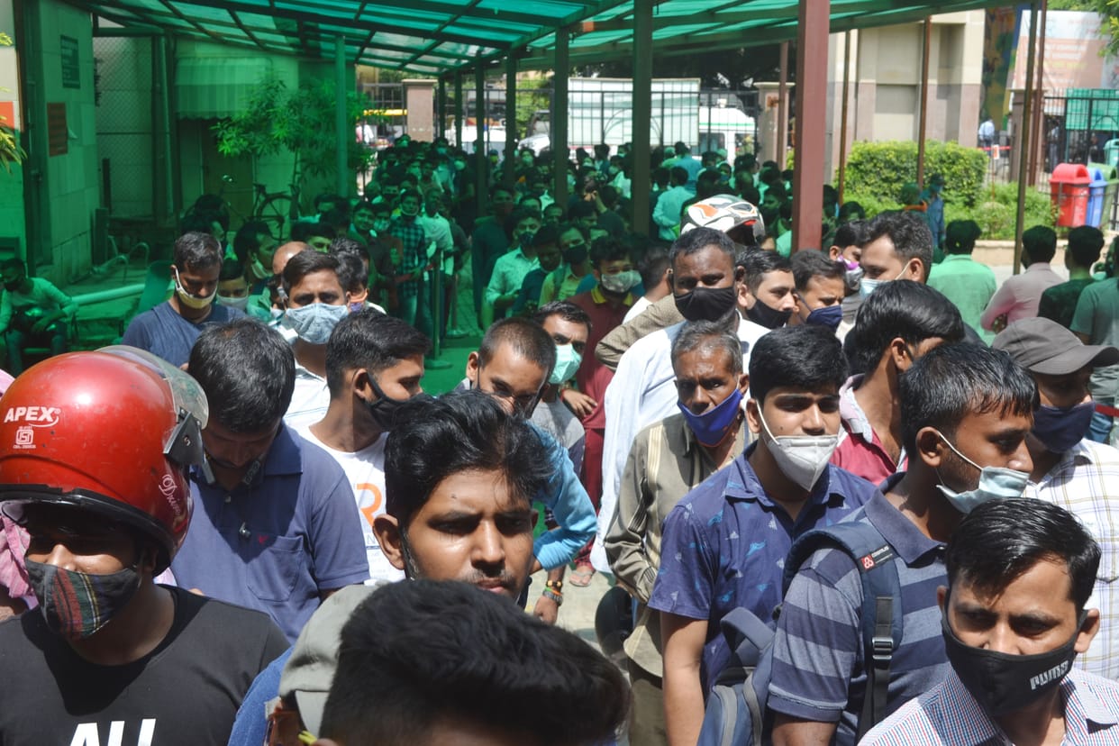 Waiting for hours for vaccination, people furious at the chaos