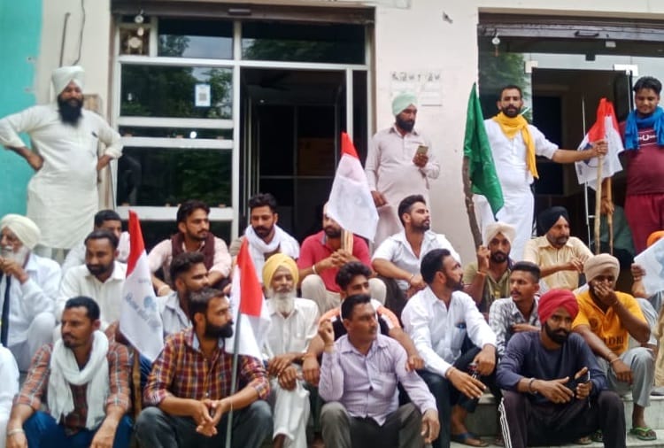 Farmers Protest against MLA in Ratia of Haryana