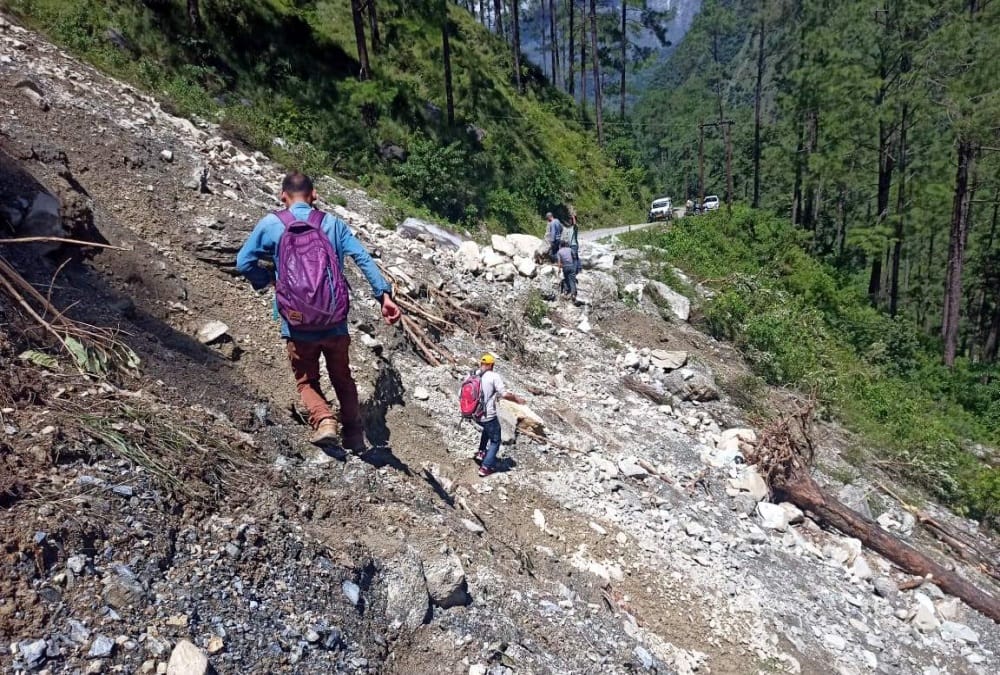 Uttarakhand Weather Update Today: Cracks on Nainital Haldwani Highway and Landslide in Many Places photos
