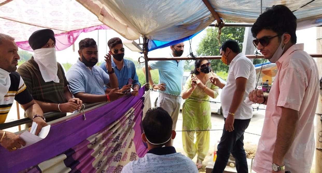 People sent back from Chandigarh without e-pass