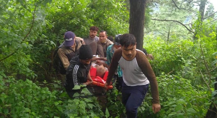 Car falls from road four injured