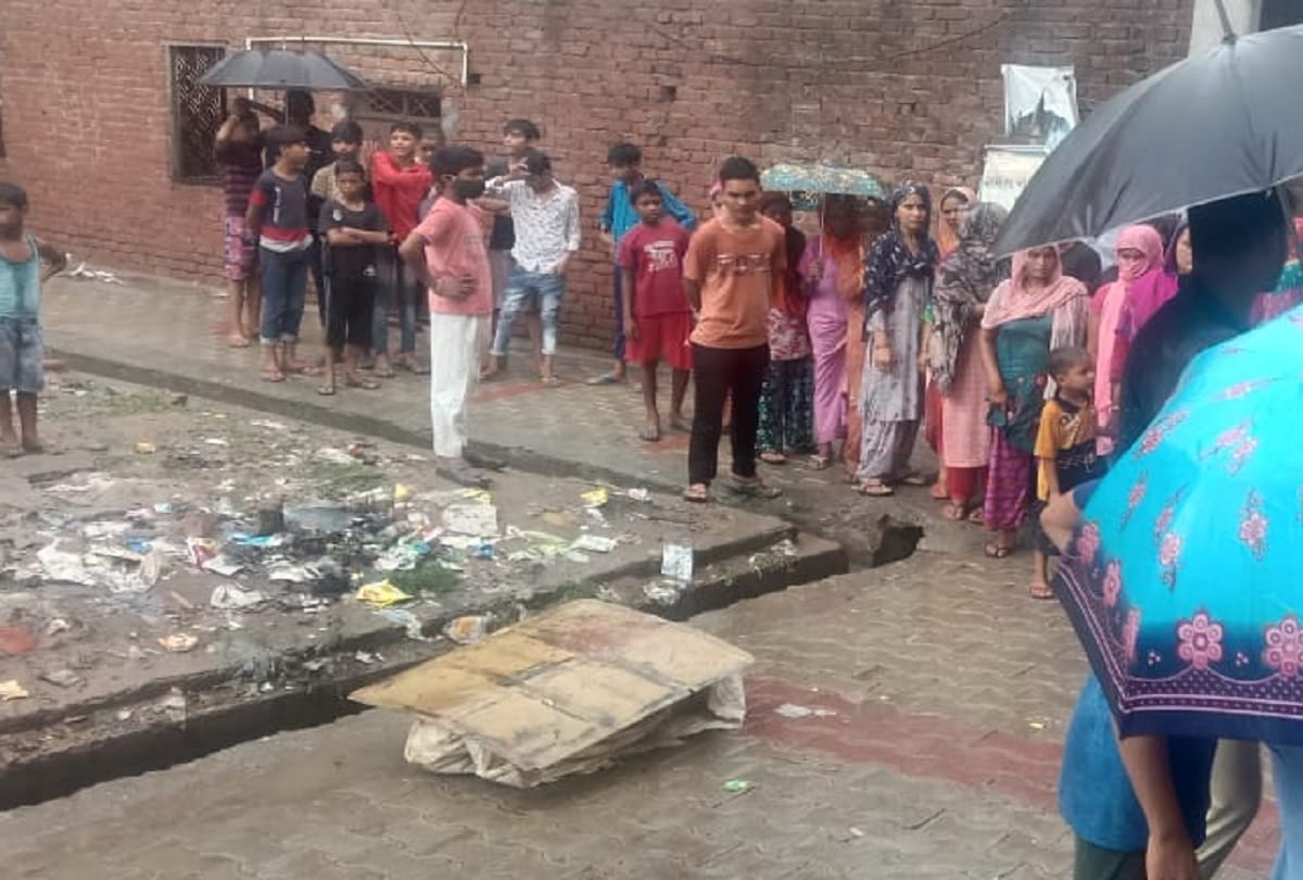 Dead body of a 8 to 10 years old girl found near Ghaziabad Public School 