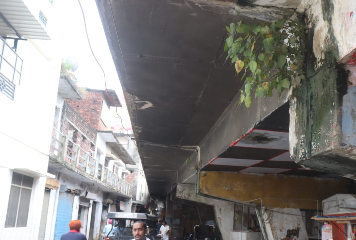 Pillars of Gorakhnath bridge falling into disrepair in gorakhpur