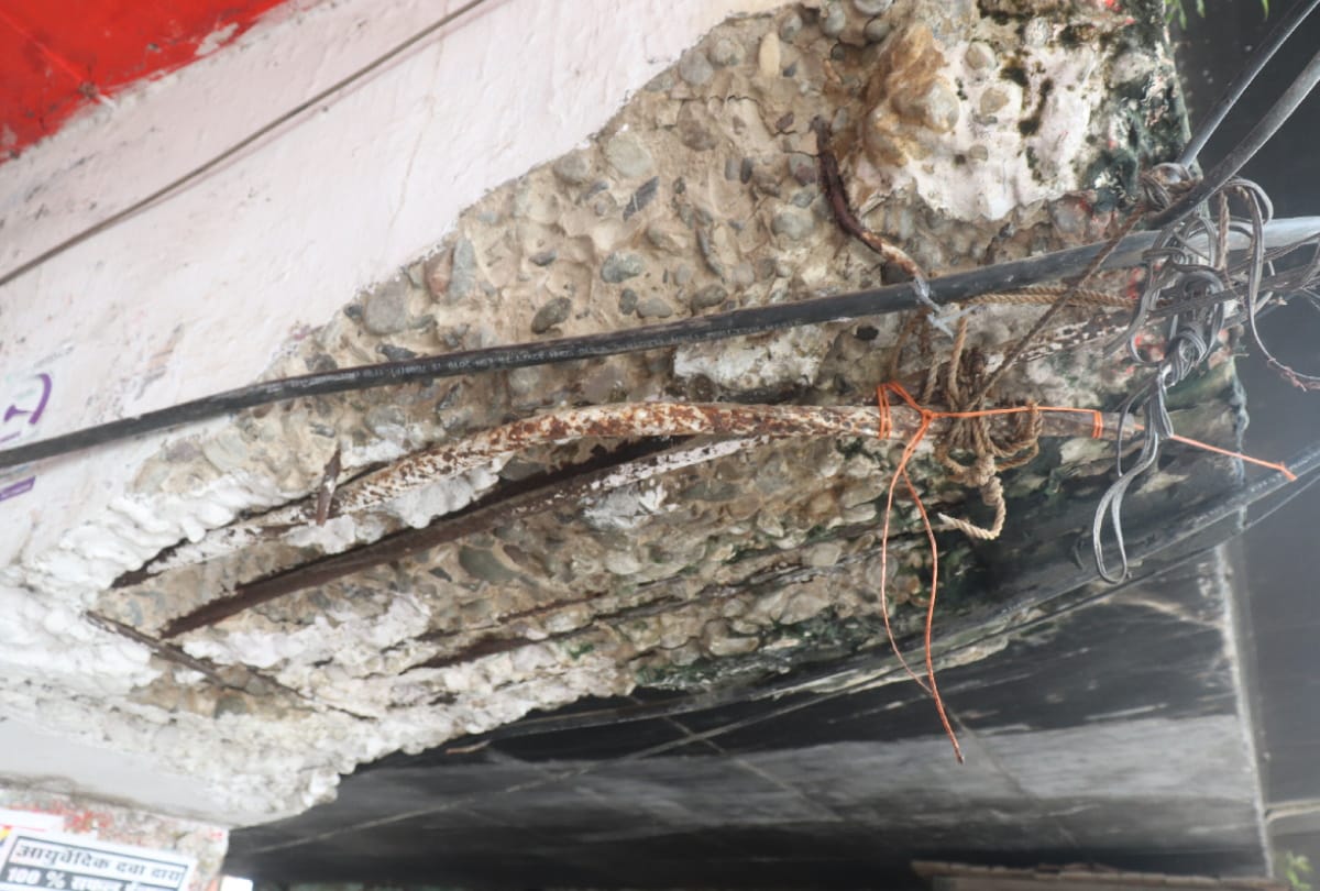 Pillars of Gorakhnath bridge falling into disrepair in gorakhpur