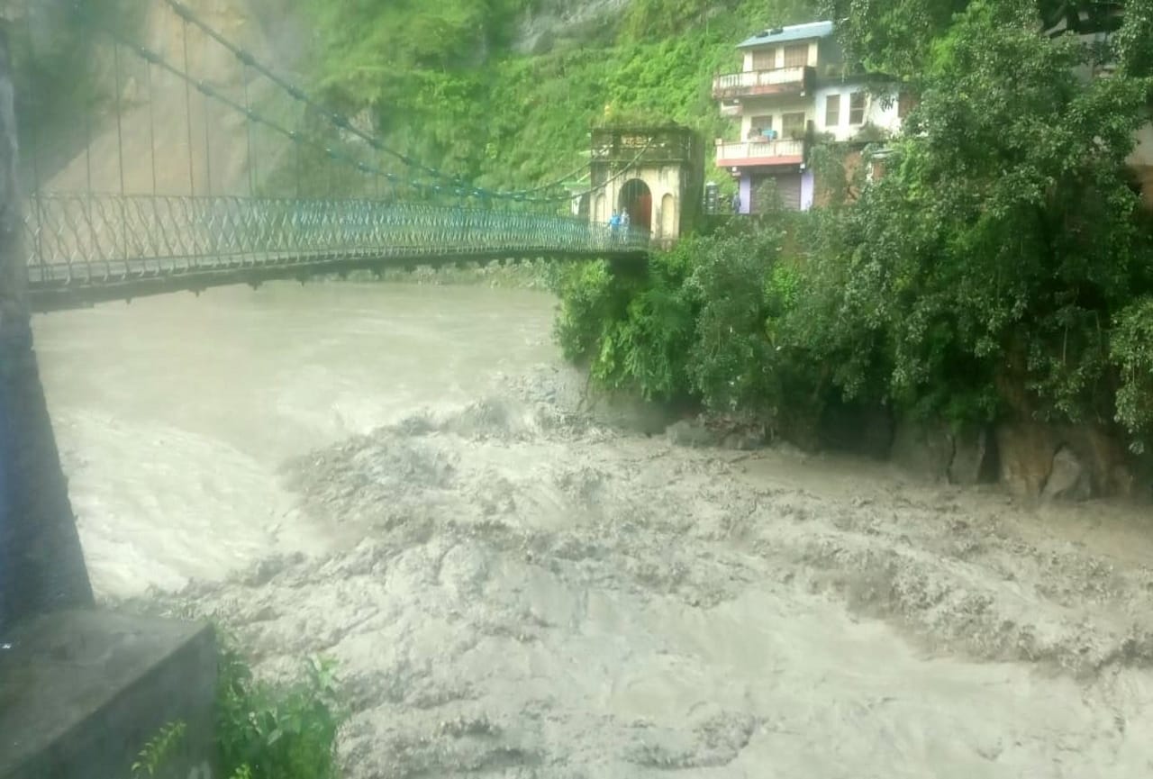 uttarakhand latest news update: lake build in kali river due to heavy landslide