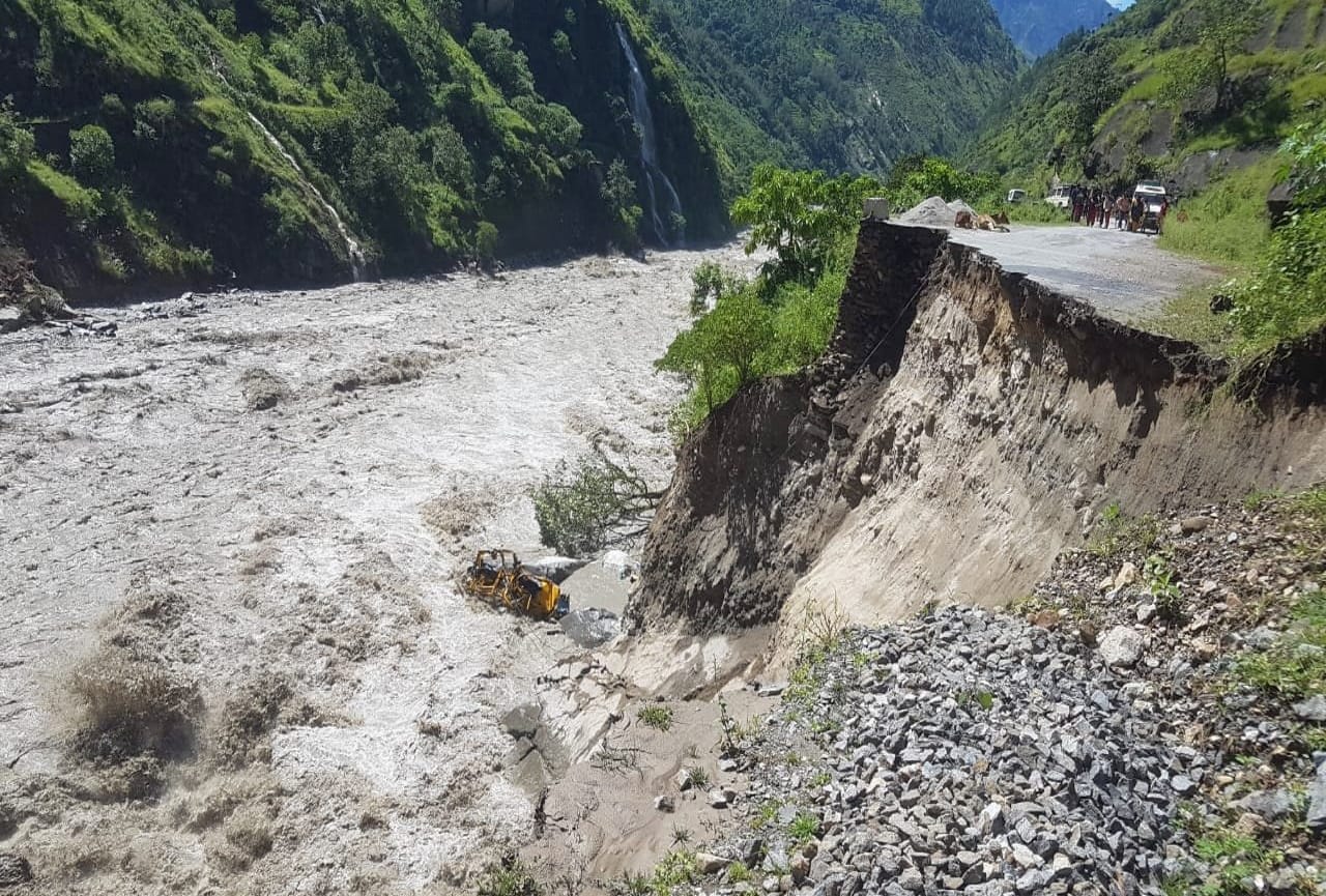 uttarakhand latest news update: lake build in kali river due to heavy landslide