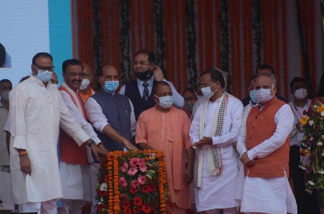 Rajnath Singh in Lucknow: Foundation stone laid and inaugurated 180 schemes worth 1710 crores