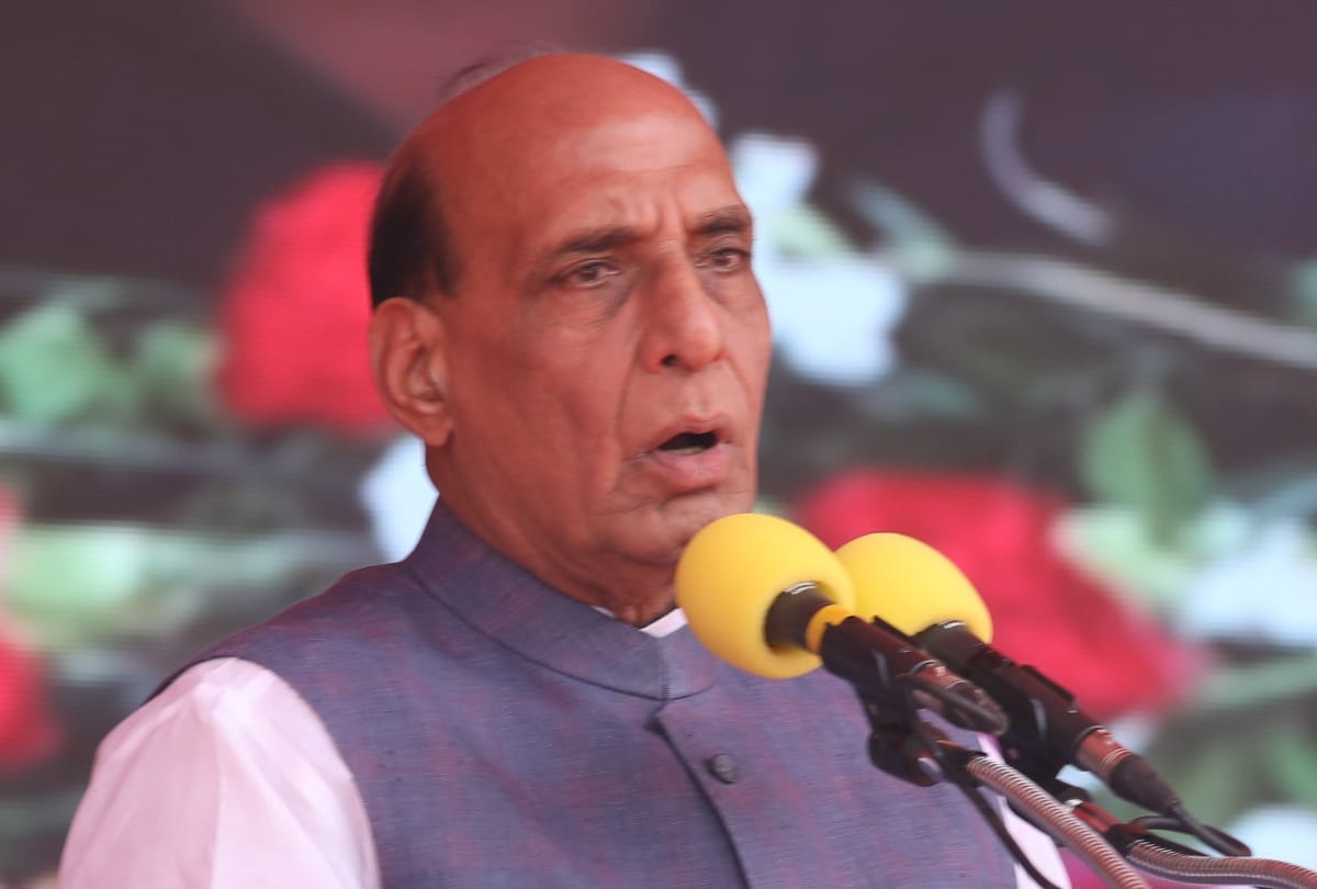 Defense Minister Rajnath Singh praises Indian Coast Guard