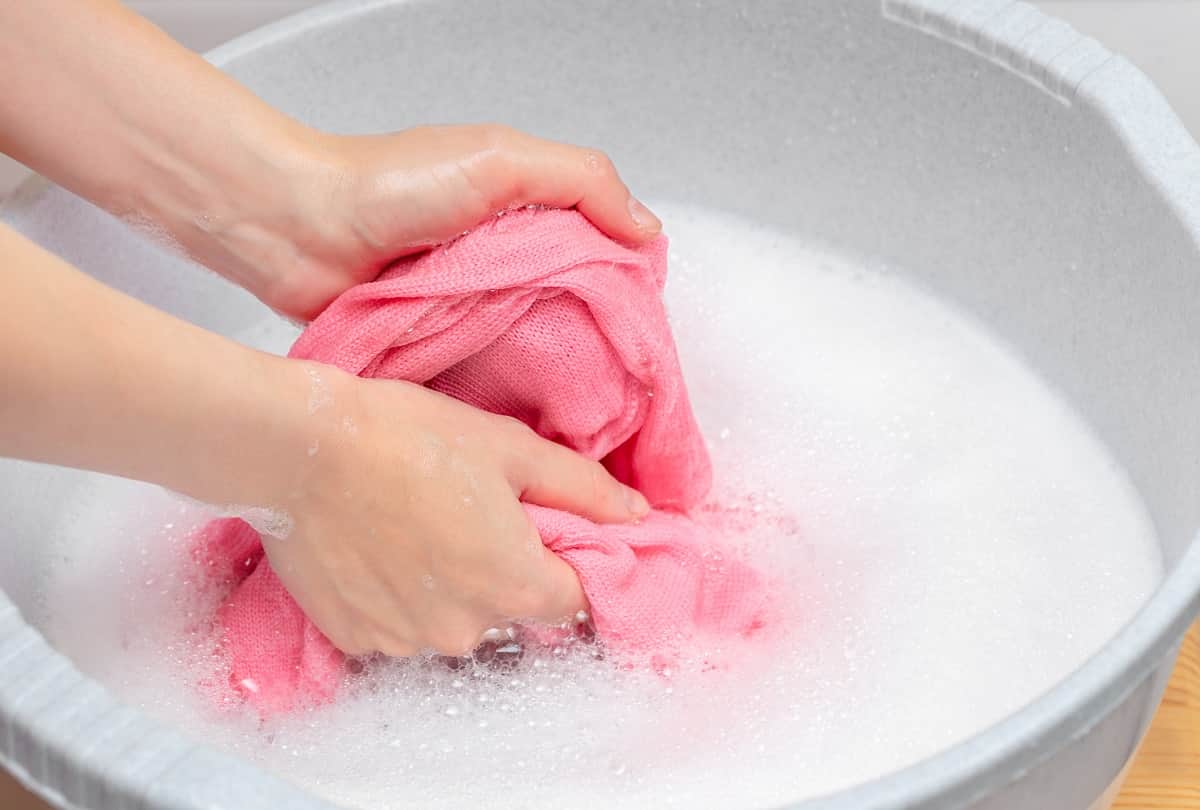 Tips To maintain Sarees How To wash Banarasi Saree easy tips
