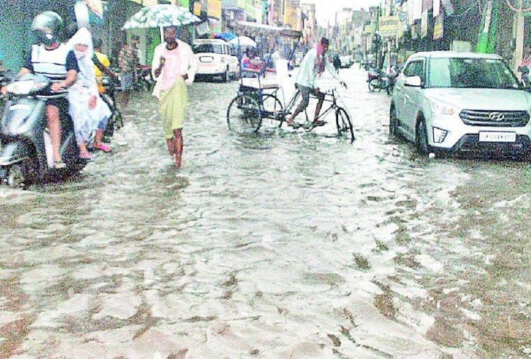 Mathura Rain News Heavy Rainfall Causes Severe Waterlogging In Several