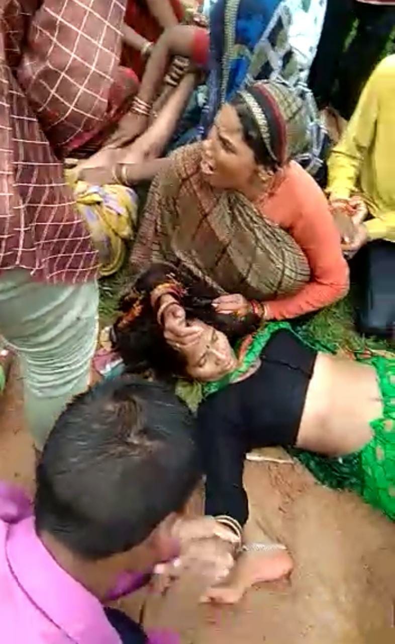 four women injured, thunder bolt