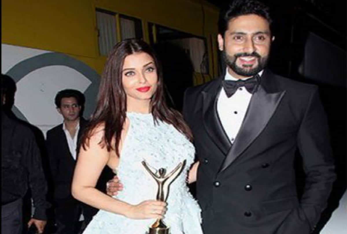 video Aishwarya Rai Touches amitabh bachchan Feet At Stardust Award