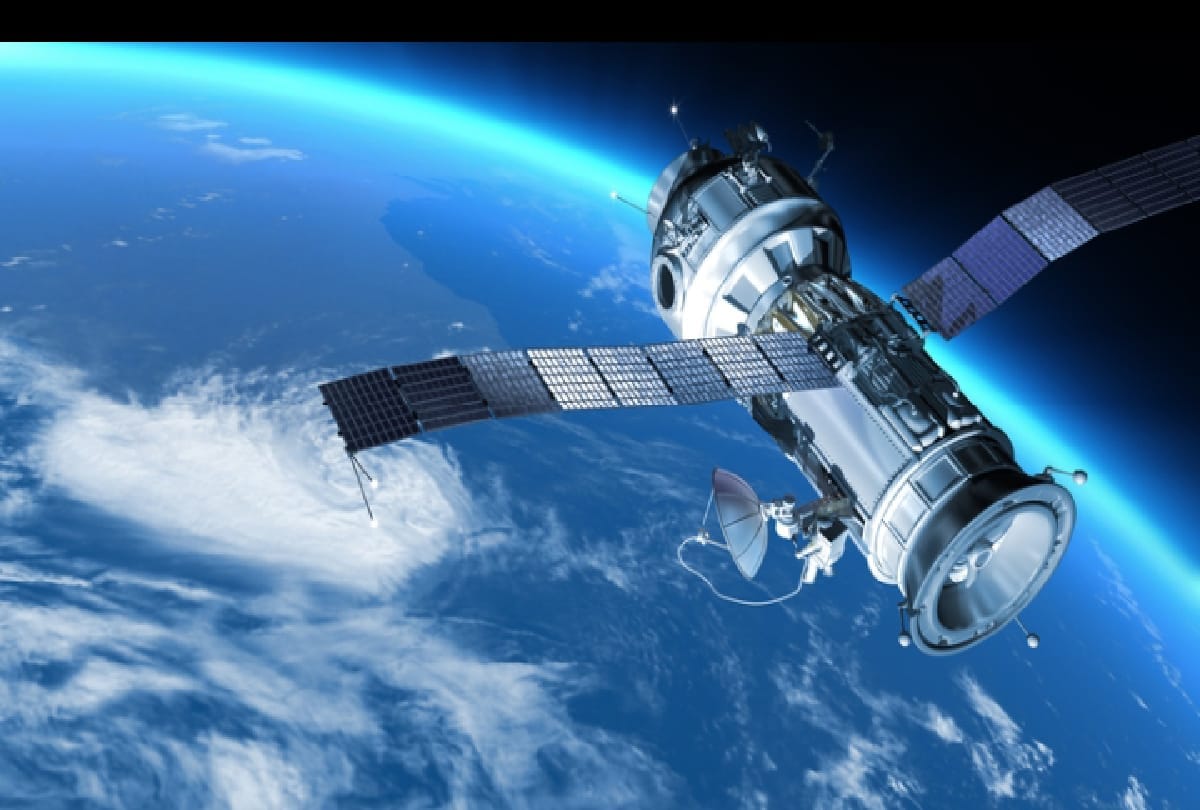 Artemis mission 2025 Nasa is ready to send first lady on moon know full detail of this mission