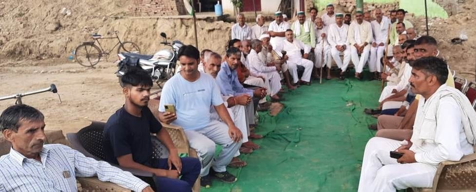 Villagers continue indefinite strike