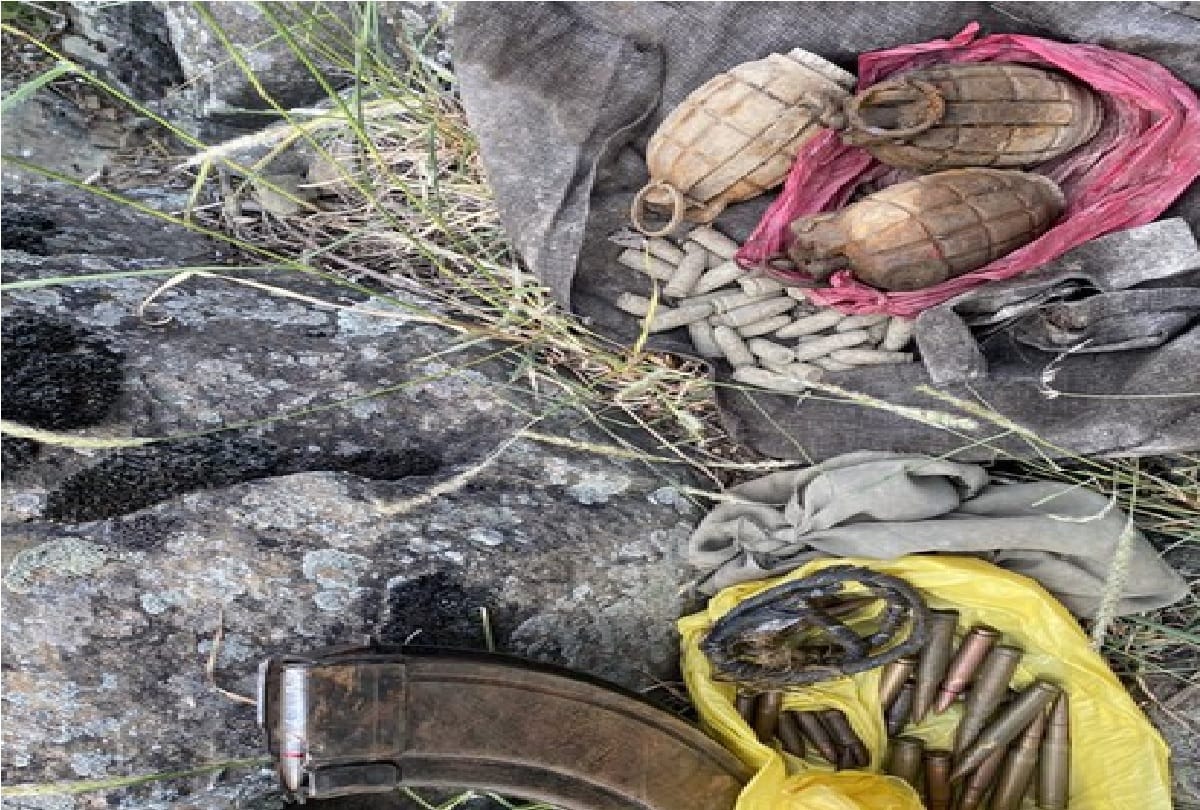Jammu and Kashmir: Security forces got success, many weapons recovered from Sadra Bagh forest area