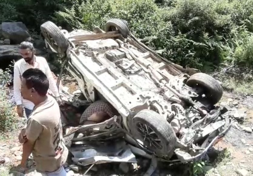 One killed, two injured as car falls into a ditch