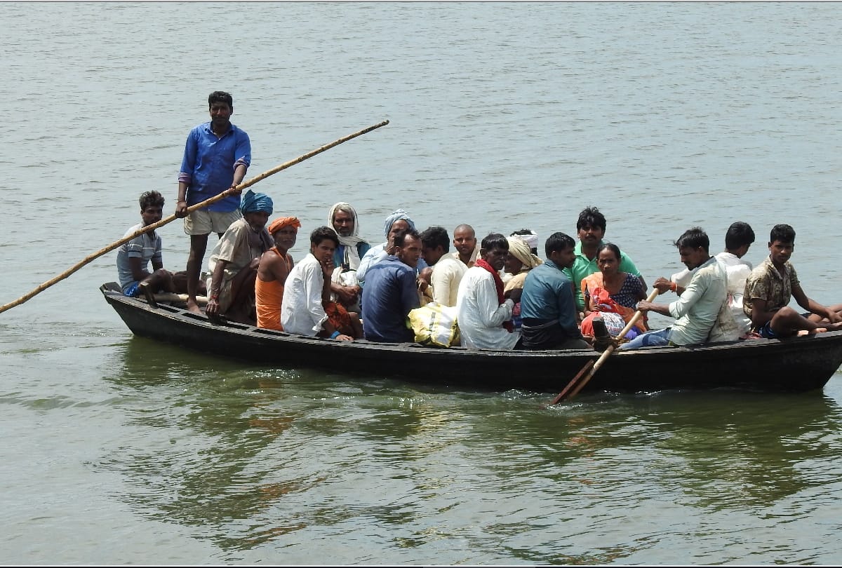 story of flood affected people of Gorakhpur Shivpuri Colony