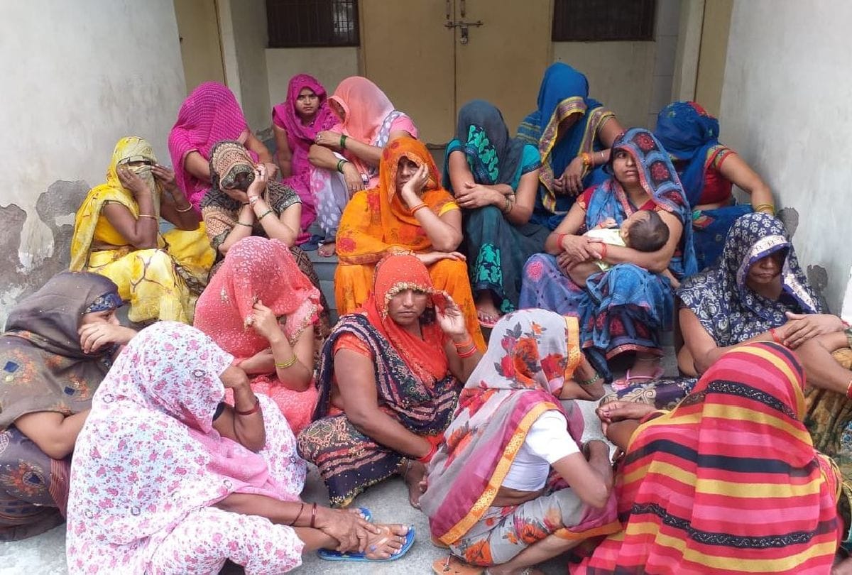 Accident In Etah Five Died Live Update