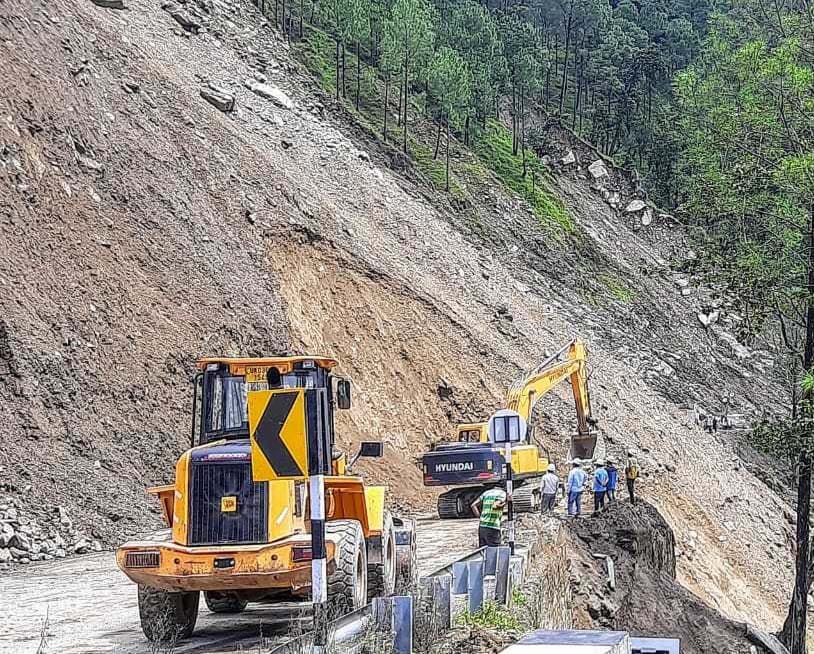Pithoragarh-Tanakpur NH closed for nine days, 40 meters of debris still to be removed