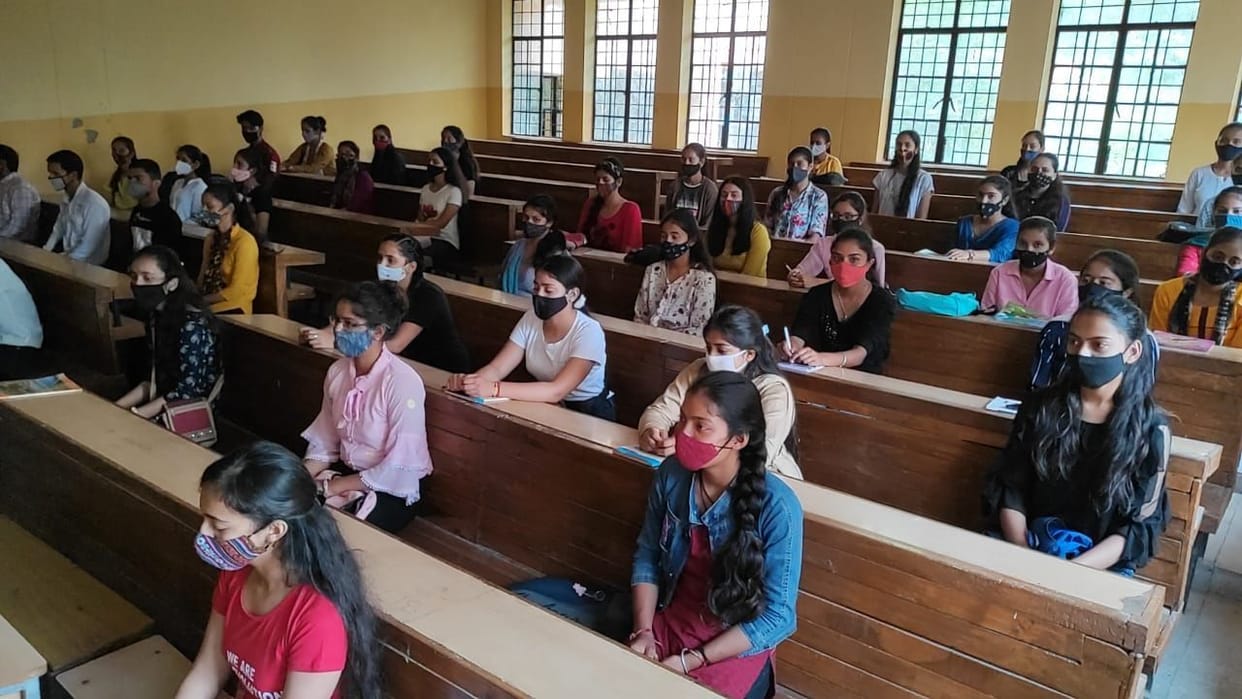 Send students back to college without wearing masks