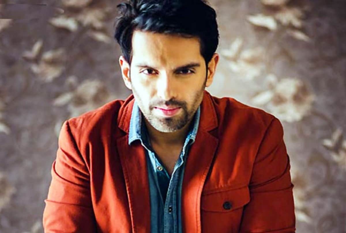 actors who belonged to a political family could not achieve a special place in Bollywood
