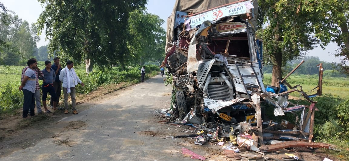 RaeBareli: Two drivers killed, cleaner injured in heavy truck collision